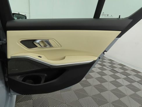 Certified 2025 BMW 330i Sedan w/ M Sport Package image 29