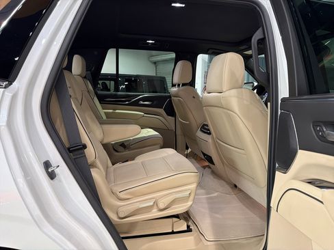 Used 2023 Cadillac Escalade Premium Luxury image 26
