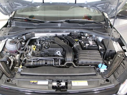 Used 2023 Volkswagen Jetta Sport image 31