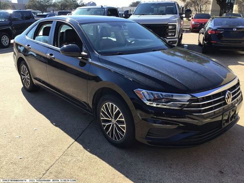 Used 2021 Volkswagen Jetta SE image 4