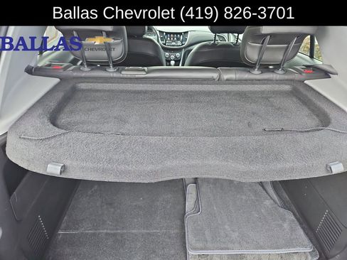 Certified 2022 Chevrolet Trax LT w/ LT Convenience Package image 35