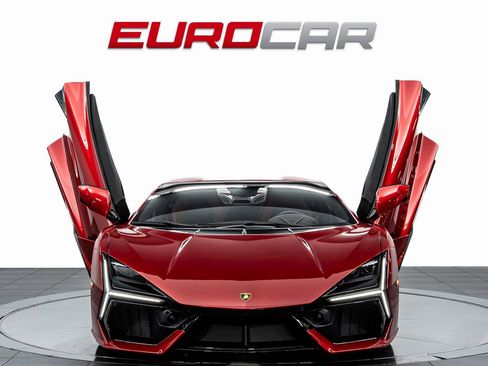 Used 2025 Lamborghini Revuelto image 9