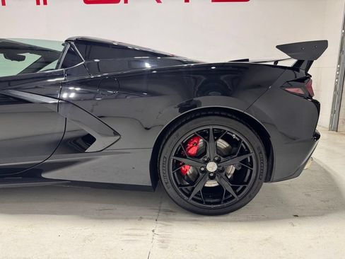 Used 2022 Chevrolet Corvette Stingray Premium Conv w/ Z51 Performance Package RWD image 4