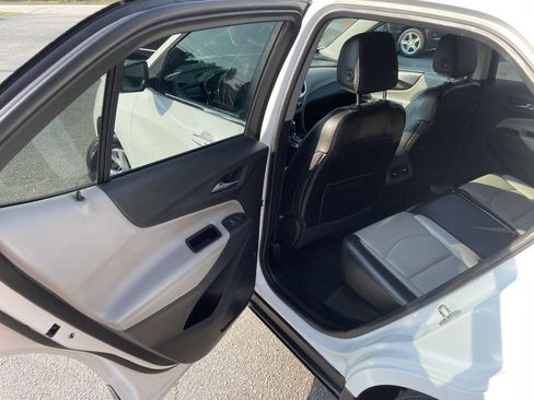 Used 2018 Chevrolet Equinox Premier FWD image 9