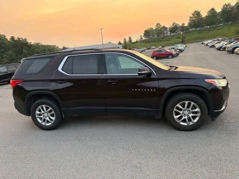 Used 2021 Chevrolet Traverse LT AWD/4WD image 6