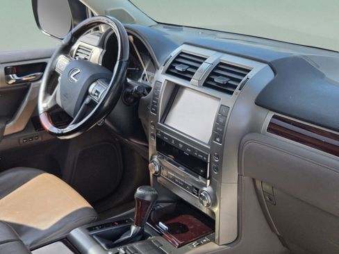 Used 2017 Lexus GX 460 Premium AWD/4WD image 10