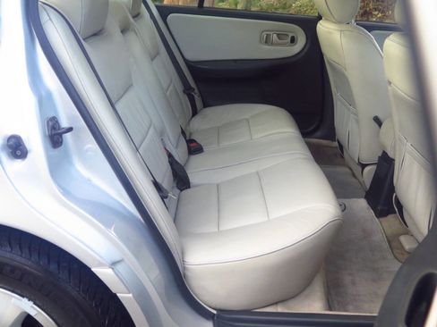 Used 1996 INFINITI G20 image 13