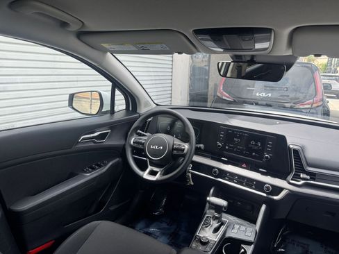 Used 2025 Kia Sportage LX FWD image 33