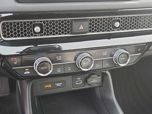 Certified 2024 Honda Civic EX-L image 15