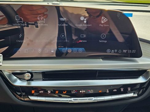 New 2026 Cadillac Lyriq Sport AWD/4WD image 28