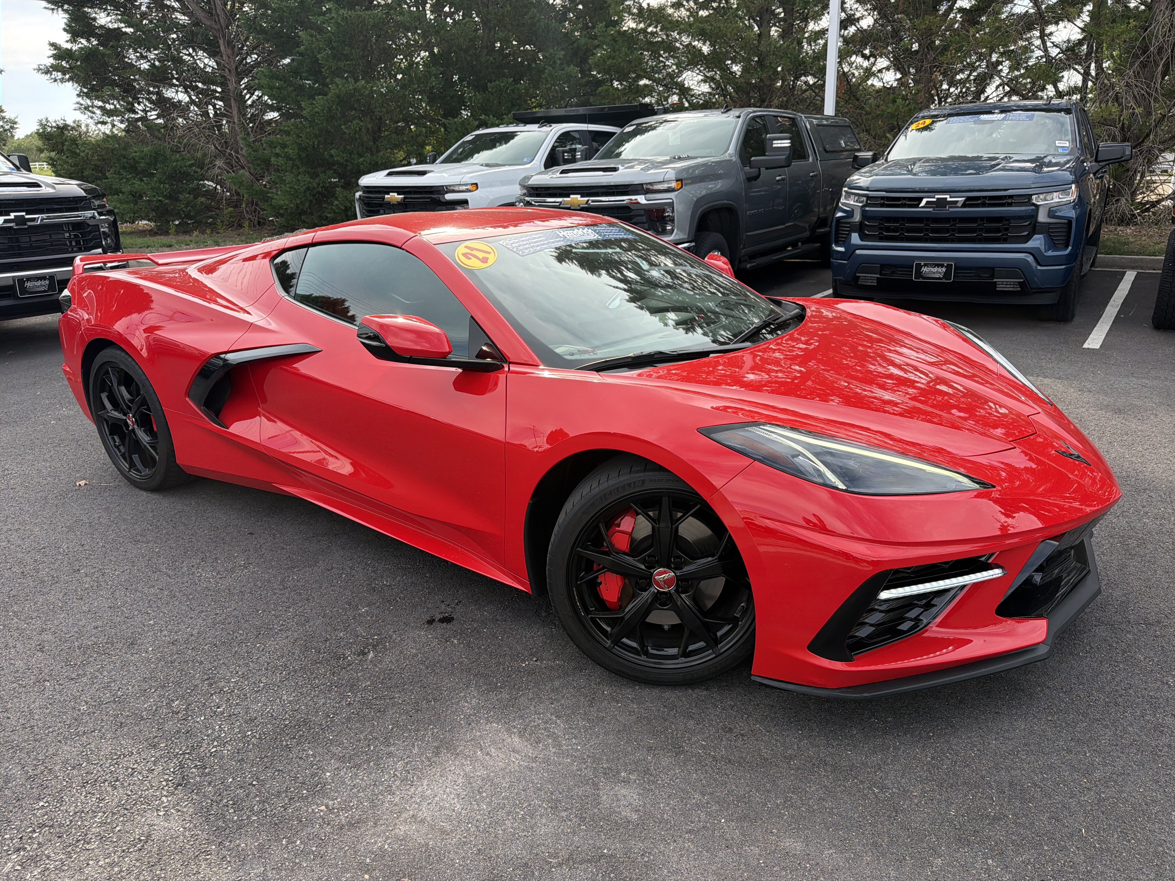 Used 2021 Chevrolet Corvette Stingray Preferred Cpe w/ Z51 Performance Package RWD image 2