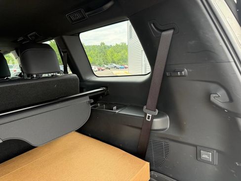 Used 2024 Lexus GX 550 w/ Cold Area Package AWD/4WD image 22