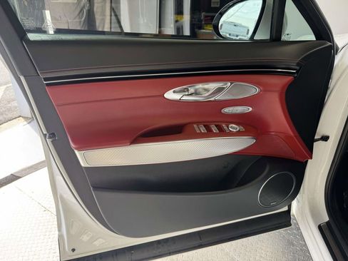 Used 2023 Genesis GV70 2.5T w/ Sport Prestige Package image 15