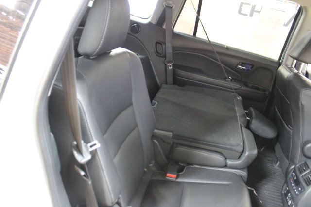 Used 2022 Honda Pilot Touring image 9