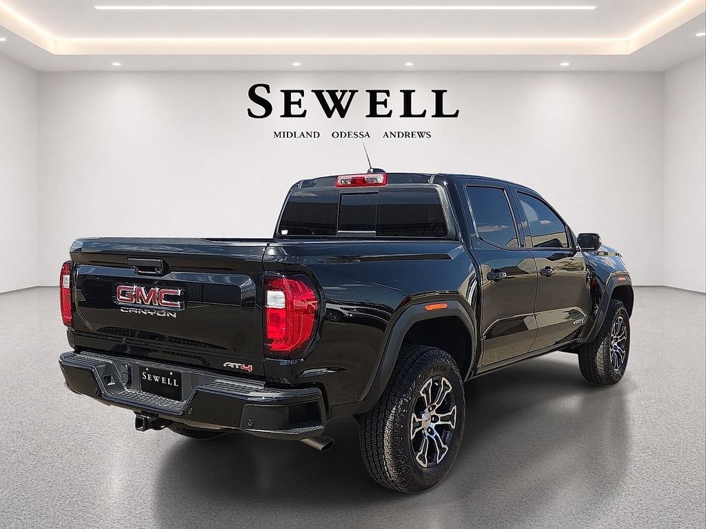 Used 2025 GMC Canyon AT4 w/ AT4 Premium Package AWD/4WD image 4