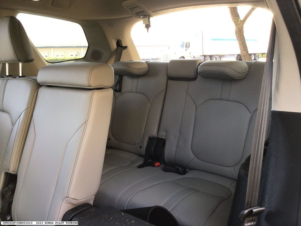 Used 2023 Honda Pilot Touring image 10