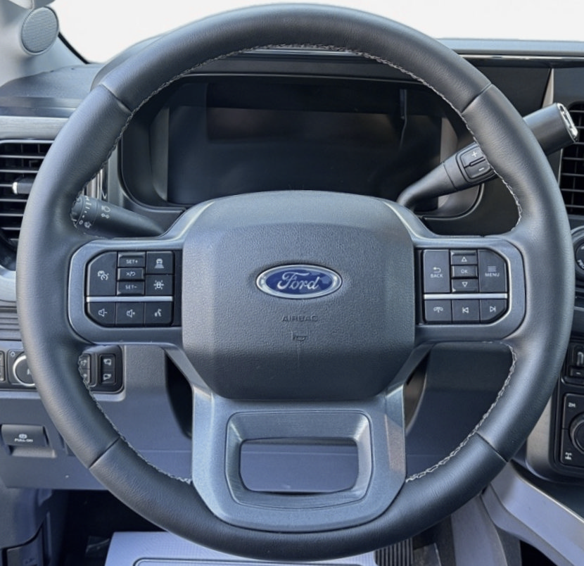 Used 2026 Ford F350 Lariat w/ Black Appearance Package AWD/4WD image 18