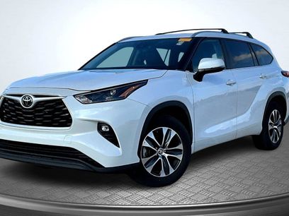 Used 2023 Toyota Highlander XLE