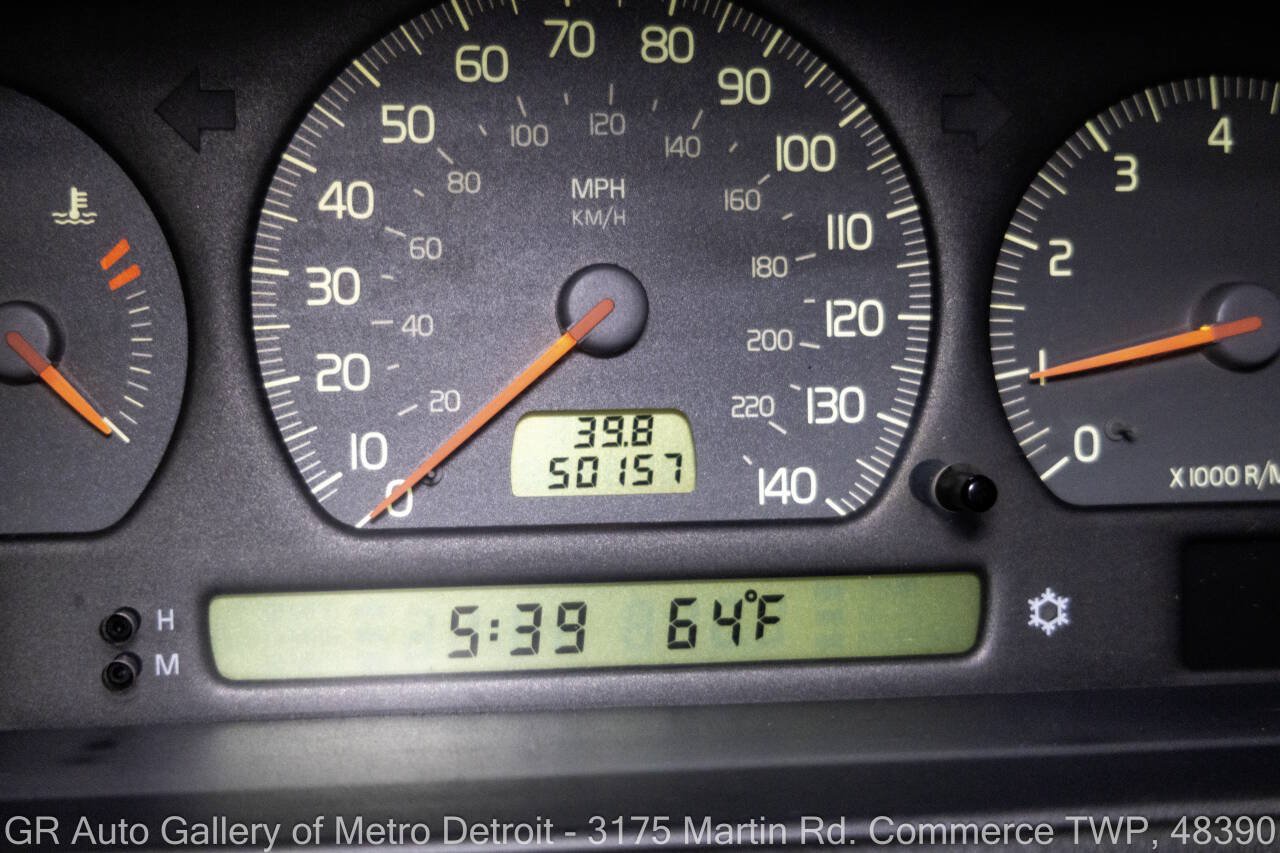 Used 1998 Volvo V70 FWD image 19