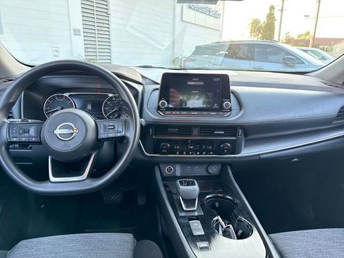 Used 2023 Nissan Rogue SV FWD image 12