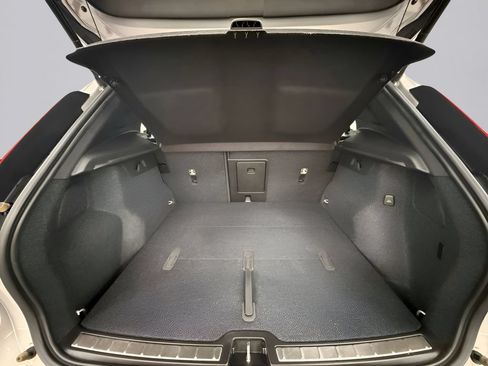 Used 2023 Volvo XC40 B5 Plus AWD/4WD image 13