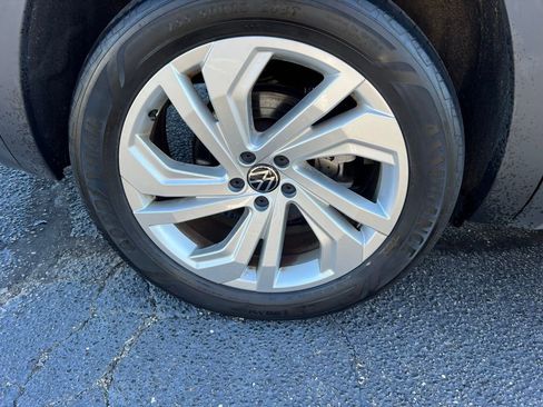 Used 2023 Volkswagen Atlas SE image 40