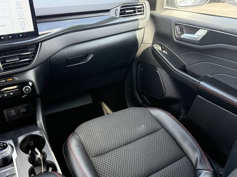 Used 2023 Ford Escape ST-Line w/ Tech Pack #1 FWD image 18