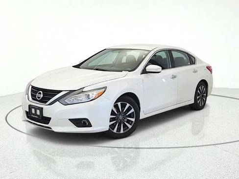 Used 2017 Nissan Altima 2.5 SL FWD image 1