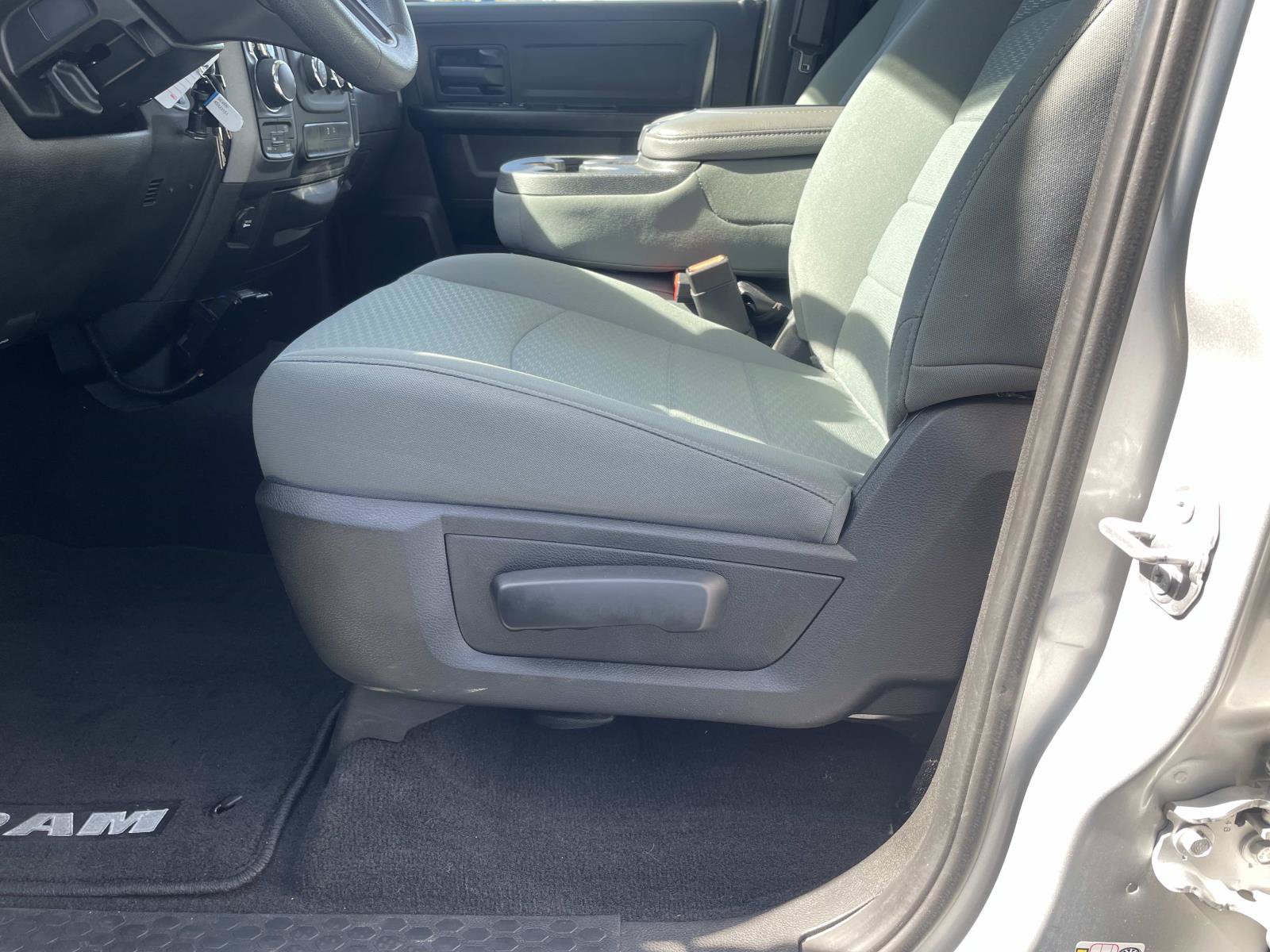 Used 2019 RAM 1500 Tradesman w/ Tradesman SXT Package AWD/4WD image 17