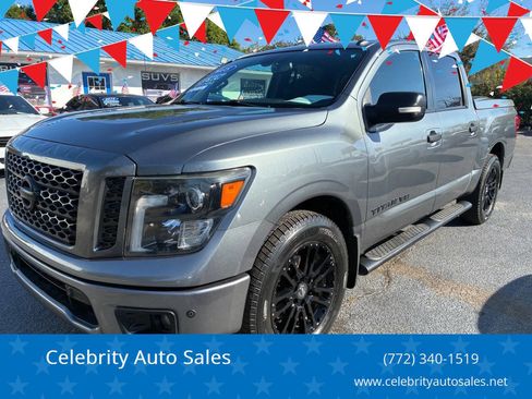 Used 2018 Nissan Titan SV w/ SV Convenience Package image 1