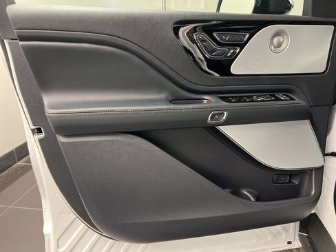New 2026 Lincoln Aviator Reserve image 29