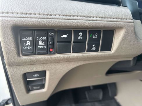 Used 2018 Honda Odyssey EX-L image 22