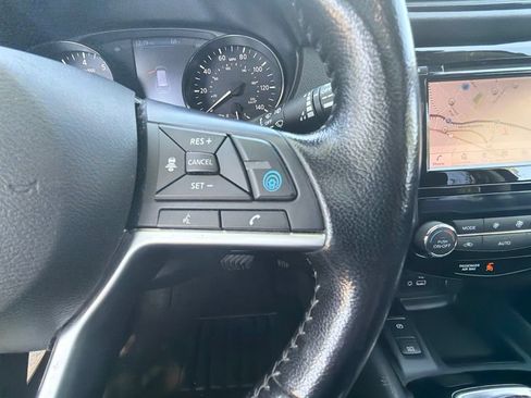 Used 2020 Nissan Rogue SV w/ Sun & Sound Touring Package AWD/4WD image 17
