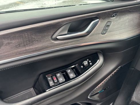 Used 2021 Jeep Grand Cherokee L Overland w/ Advanced Protech Group III image 23