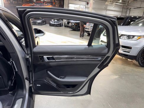 Used 2018 Porsche Panamera 4S image 56