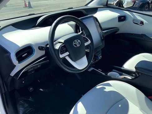 Used 2017 Toyota Prius Prime Premium image 13