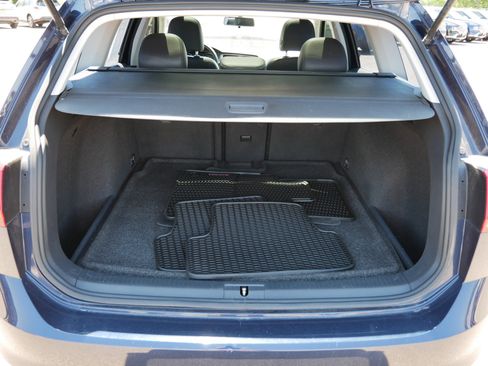 Used 2016 Volkswagen Golf Limited Edition FWD image 18