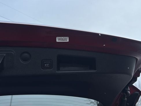 Used 2018 Chevrolet Equinox Premier image 35