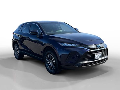 Used 2022 Toyota Venza LE AWD/4WD image 7