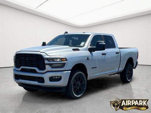 New 2026 RAM 2500 Big Horn AWD/4WD image 8