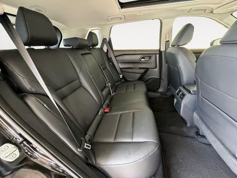 Used 2023 Nissan Rogue SV w/ SV Premium B Package image 15