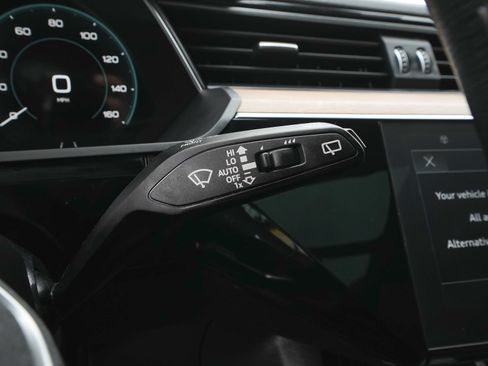 Used 2024 Audi Q8 e-tron Premium Plus AWD/4WD image 21