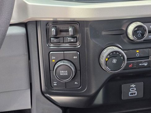 New 2026 Ford F250 XLT w/ XLT Premium Package image 25