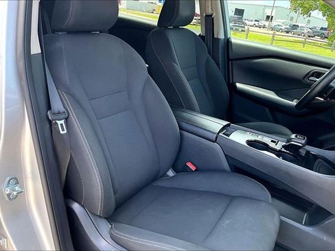 Used 2024 Nissan Rogue S FWD image 7