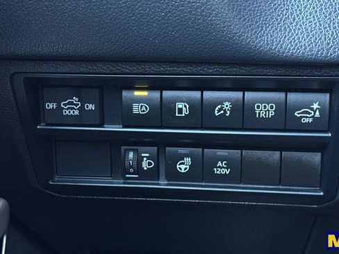 Used 2024 Toyota Tundra Limited image 31