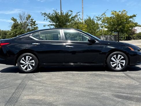 Used 2024 Nissan Altima 2.5 S FWD image 10