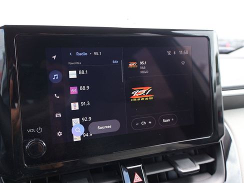 Used 2026 Toyota Corolla Cross LE FWD image 22