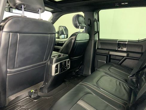 Used 2021 Ford F350 Platinum w/ FX4 Off-Road Package image 19