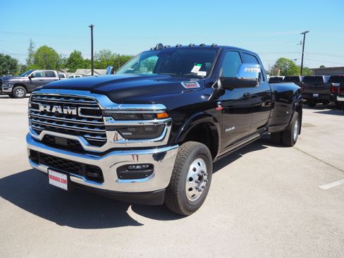 New 2025 RAM 3500 Longhorn image 2