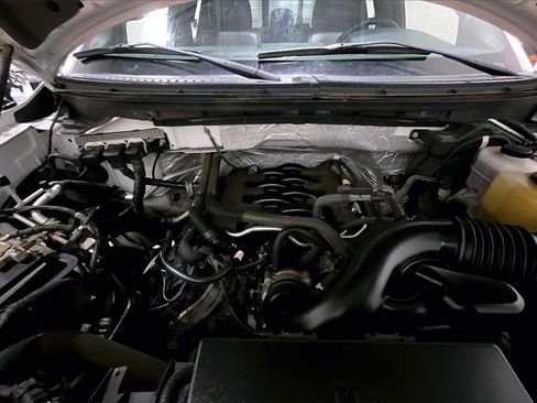 Used 2011 Ford F150 Lariat w/ Lariat Chrome Pkg image 30